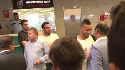 Arşiv -Galatasaray'da Belhanda'nın sözleşmesi tek taraflı feshedildi