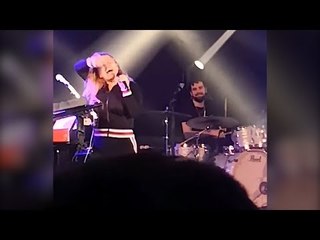 Los problemas de Amaia Montero en su último concierto