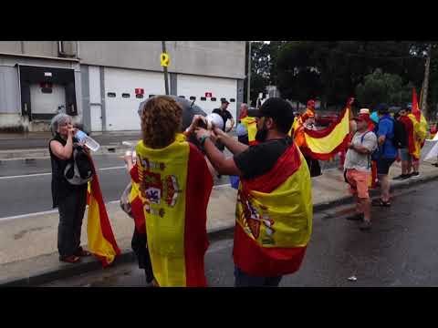 Espanyolistes responen a 'Els Segadors' amb megàfon