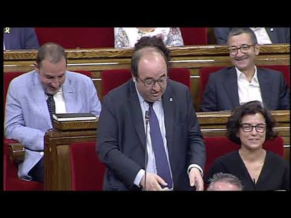Intercanvi literari al Parlament