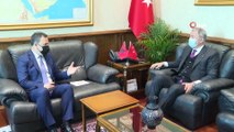 Bakan Akar, Arnavutluk Savunma Bakanı Niko Peleshi ile bir araya geldi