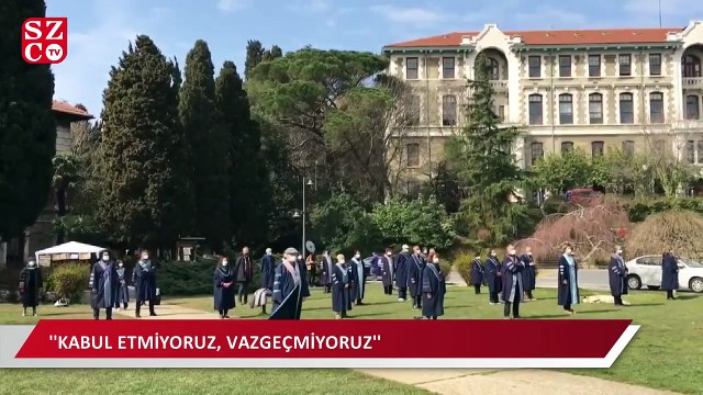 Boğaziçi öğretim üyeleri rektörlüğün hediye paketlerini iade etti