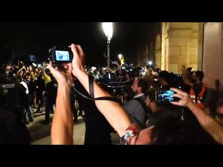 Els Mossos es retiren a les portes del Parlament