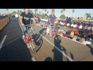 Els manters inunden les voreres del Passeig Colom de Barcelona