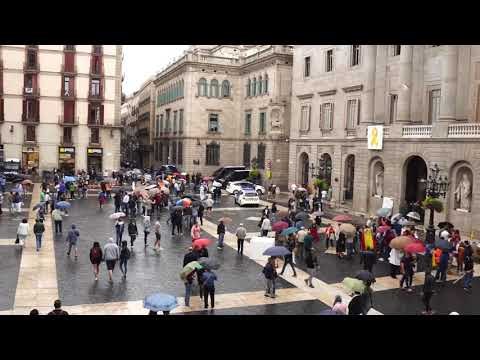 Es buida la plaça Sant Jaume