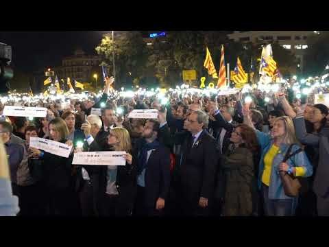 Els mòbils il·luminen plaça Catalunya