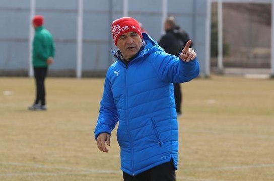 Sivasspor Teknik Direktörü Çalımbay, Fatih Karagümrük karşılaşmasına dönüm maçı olarak bakıyor