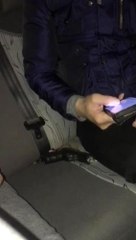 Eşine sosyal medyadan mesaj attığını iddia ettikleri şahsı kaçırarak silahla tehdit ettiler