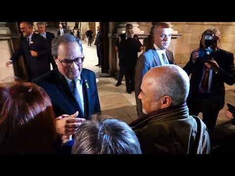El president Torra parla amb els assistents a Sant Jaume