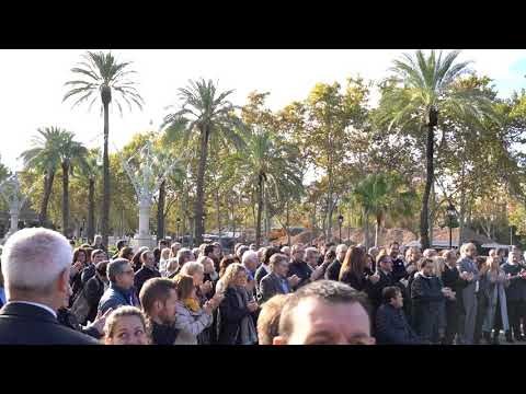 Crits de llibertat i aplaudiments de suport a Buch i Lloveras