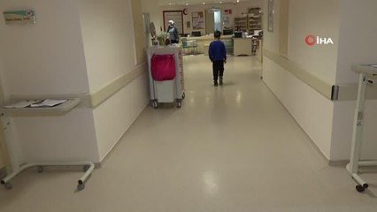 Türkiye'de ameliyat olan 9 yaşındaki Suriyeli Cafer: "Güreşçi olmak istiyorum"