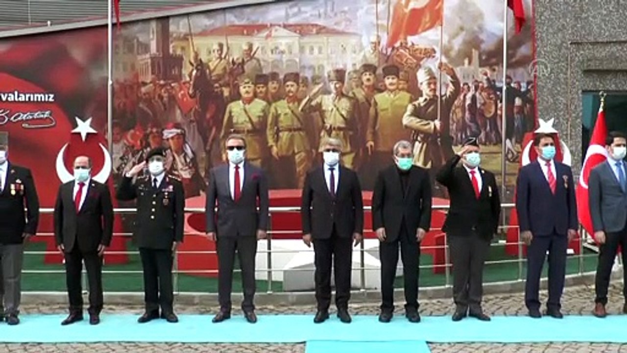 KARABÜK - Çanakkale'de 18 Mart'ta göndere çekilecek ay yıldızlı bayrak kente ulaştı