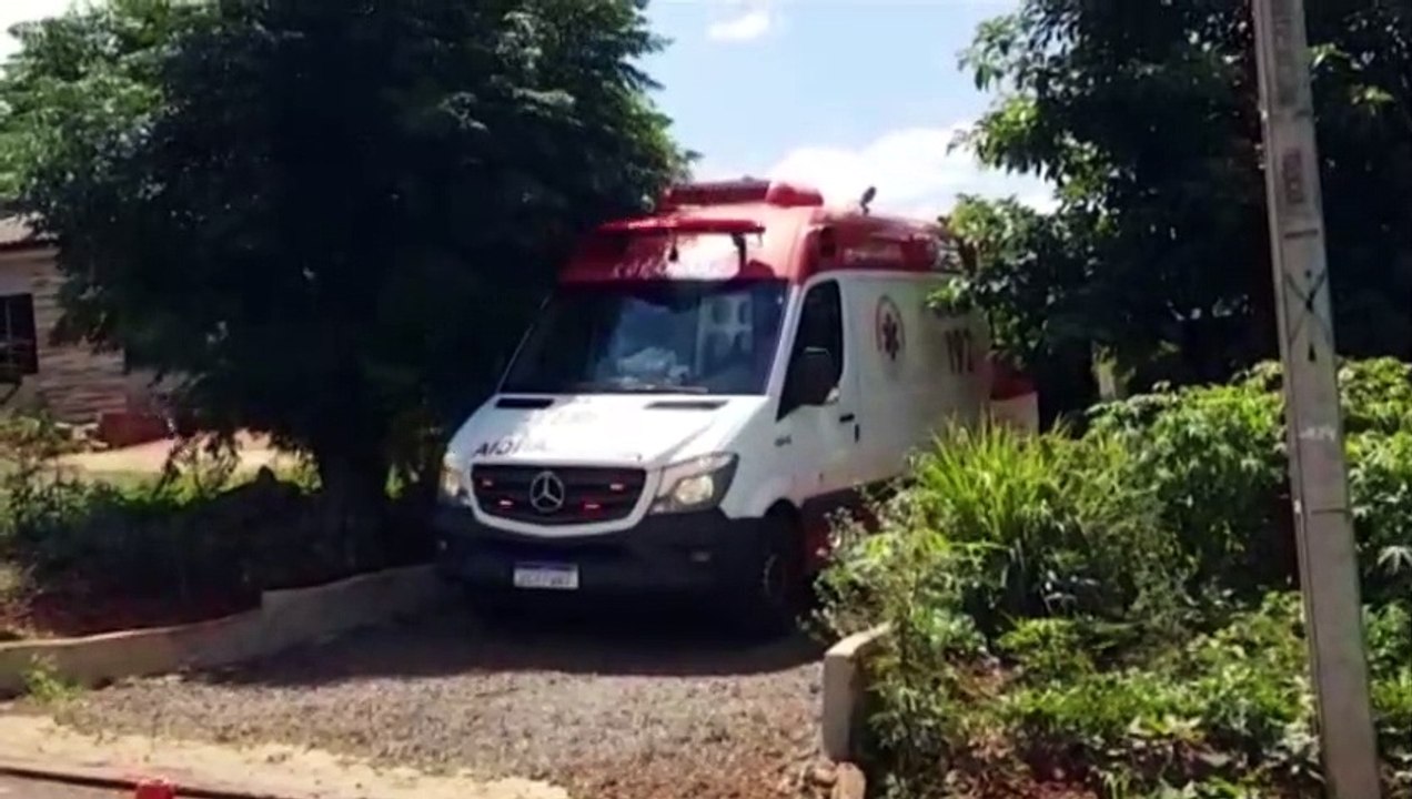 Equipe médica do Samu resgata idosa em residência no Bairro Universitário