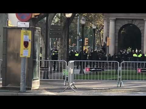 Cassolada a l'Avinguda Marquès de l'Argentera contra el Consell de Ministres