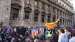 Els manifestants reivindiquen els carrers quan marxen els mossos