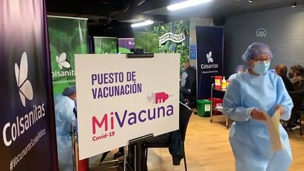 BOGOTA - Kolombiya'da 80 yaş üstüne aşılama yapıldı