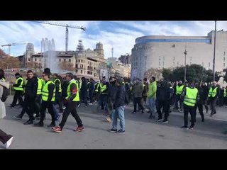 Els taxistes inicien la marxa cap a la Conselleria de Territori