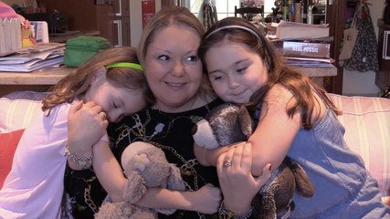 This mother and her 8-year-old daughter are managing diabetes with a smile