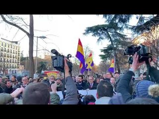 Un grup de neonazis es concentren davant el Suprem