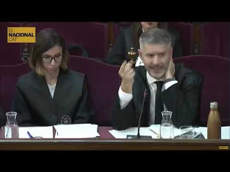 Andreu Van den Eynde: "Llevar un autobús con la cara de Junqueras por España es del Far West"