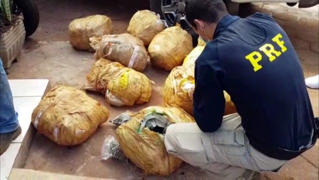 PRF apreende veículo carregado com maconha na BR-467, em Sede Alvorada