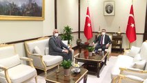 Son dakika haber! Cumhurbaşkanı Yardımcısı Oktay, KKTC Milli Eğitim ve Kültür Bakanı Amcaoğlu'nu kabul etti
