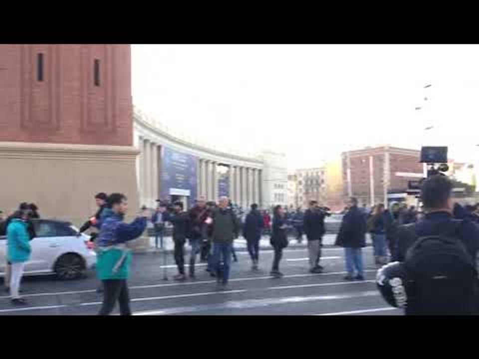 Un cordó dels Mossos controla els CDR que protestes contra la visita del rei Felip VI