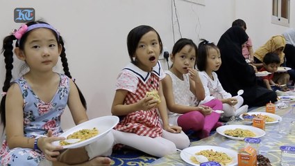 How scores of Chinese Muslims end their fast in Dubai