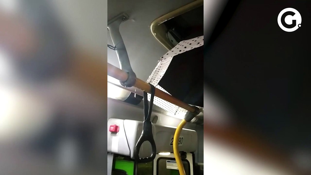 Usuários do sistema Transcol são afetados pela chuva mesmo dentro do ônibus