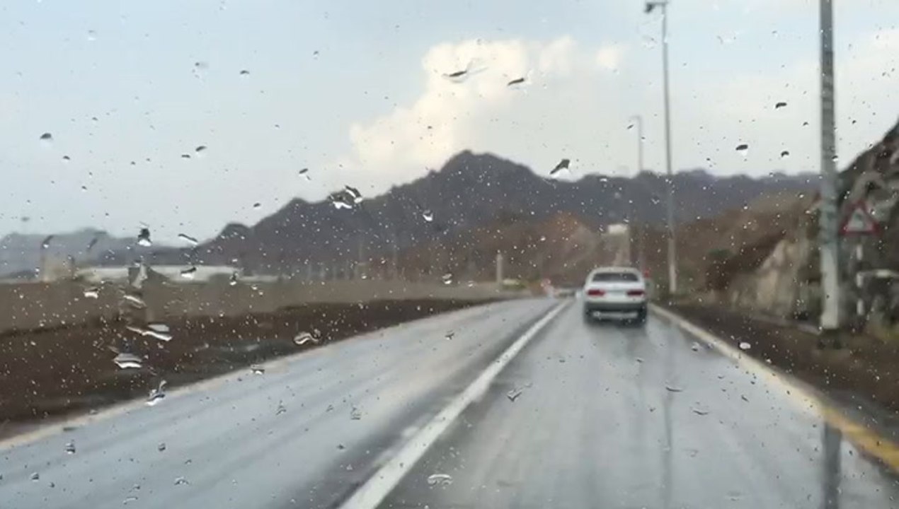 Moderate showers in Masafi, Ras Al Khaimah