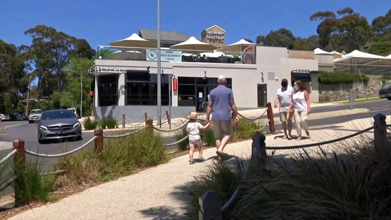 Government to subsidise flights in $1.2 billion tourism package