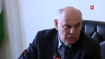 Аслан Бжания встретился с депутатами