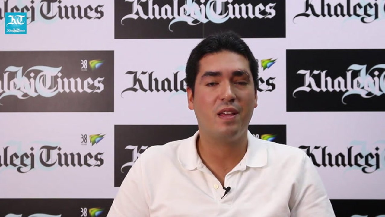 Shaikh Mohammed visits Dubai government offices, takes everyone by surprise