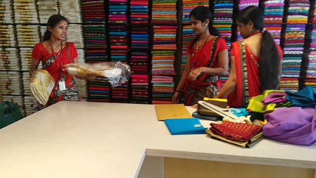 Keralites in UAE flock markets for Onam shopping