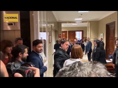 Oriol Junqueras entra a recollir l'acta de diputat