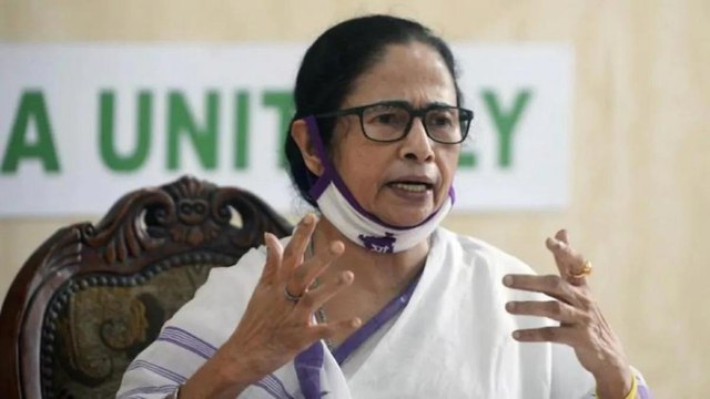 Contrary statements of eye witnesses over attack on Mamata!