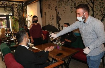 Son dakika haberleri: Van'da esnaftan 'yüksek risk'e karşı tedbirli hizmet