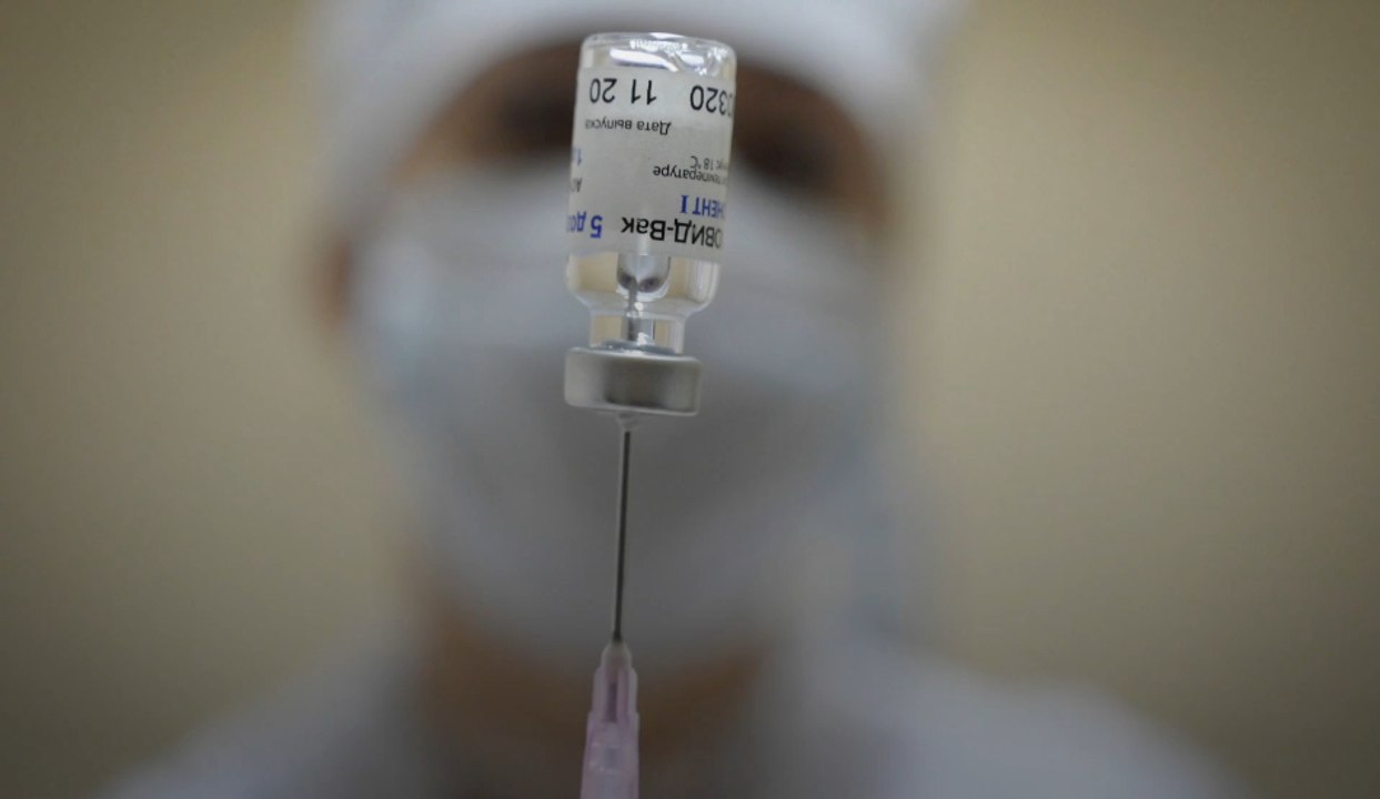 L'EMA qualifie le vaccin Spoutnik V de "roulette russe", la Russie exige des excuses