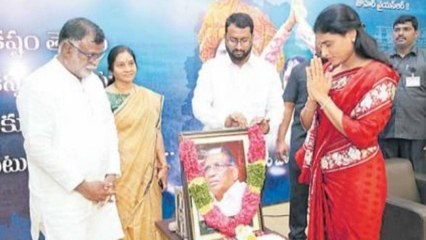 #YSSharmila Slams CM KCR Over Development Of Warangal