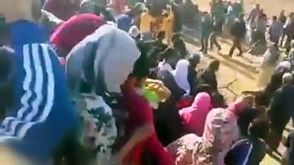 حصان يسقط فارسا و يدهس العشرات من المواطنين بالفقيه بنصالح في مهرجانألف فرس وفرس