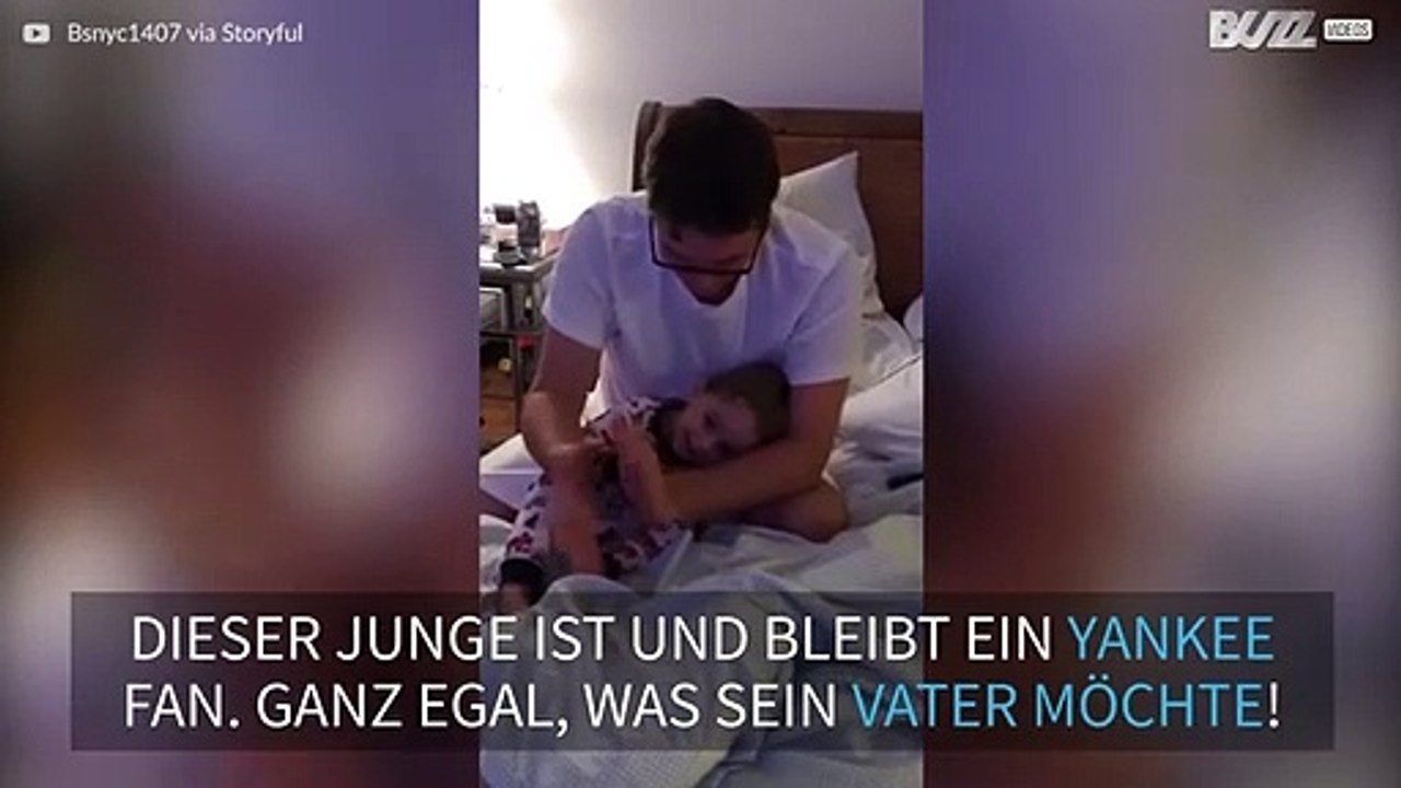 Kleiner Junge weigert sich Lieblingsmannschaft des Vaters zu unterstützen