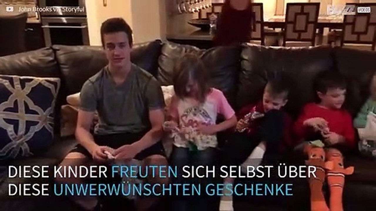 Kinder freuen sich über blöde Geschenke