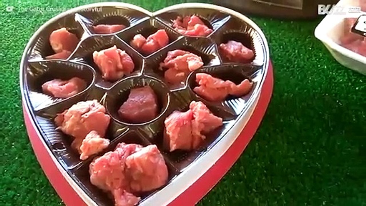 Dieser Mann macht am Valentinstag einen Brunch - mit Krokodilen