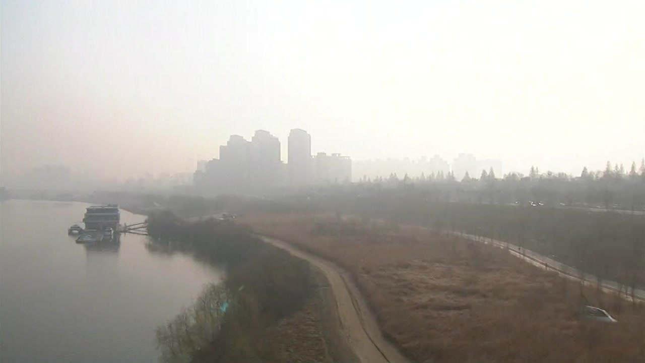 [날씨] 내일도 고농도 미세먼지...수도권 이틀째 비상저감조치 / YTN