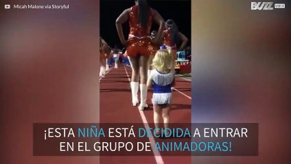 Niña adorable roba todo el protagonismo al espectáculo