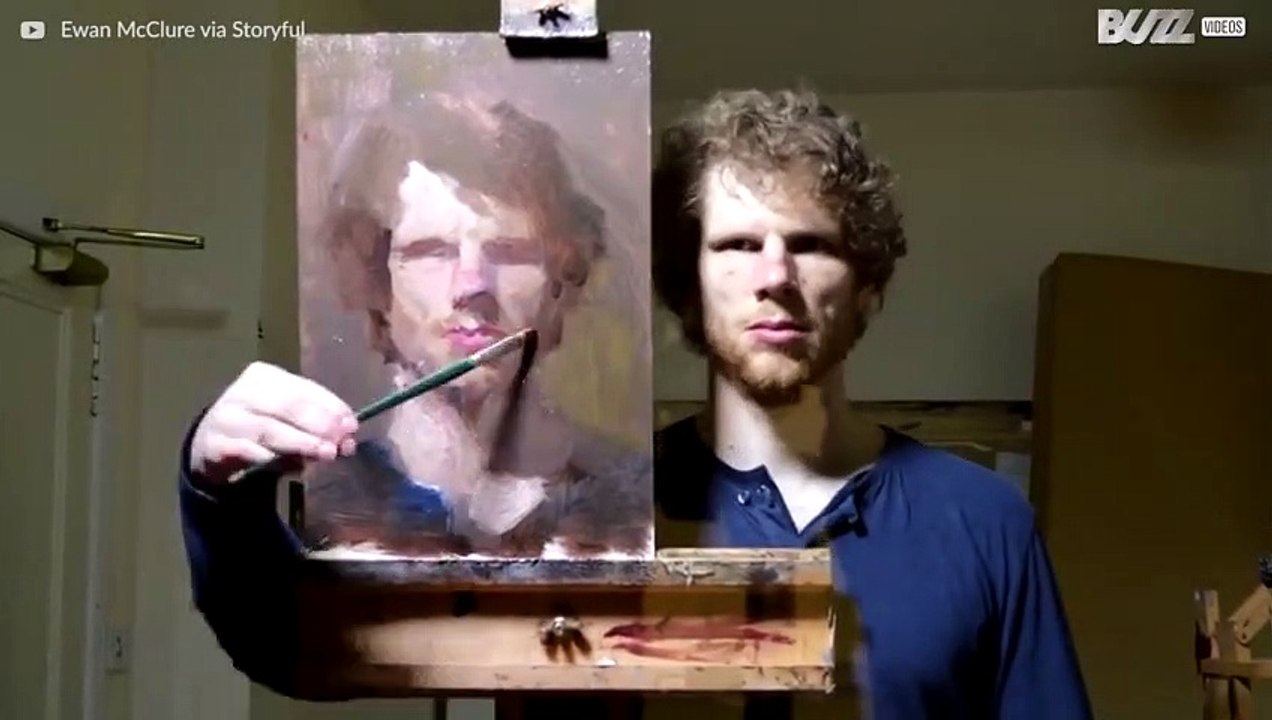 Artista hace un autoretrato utilizando la técni...