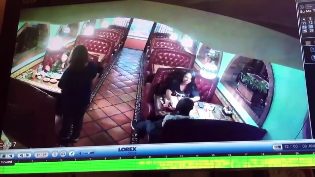 Pathetic Couple Steals Waitresses $20 Tip!
