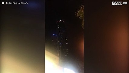 Relámpago alcanza un rascacielos en Australia