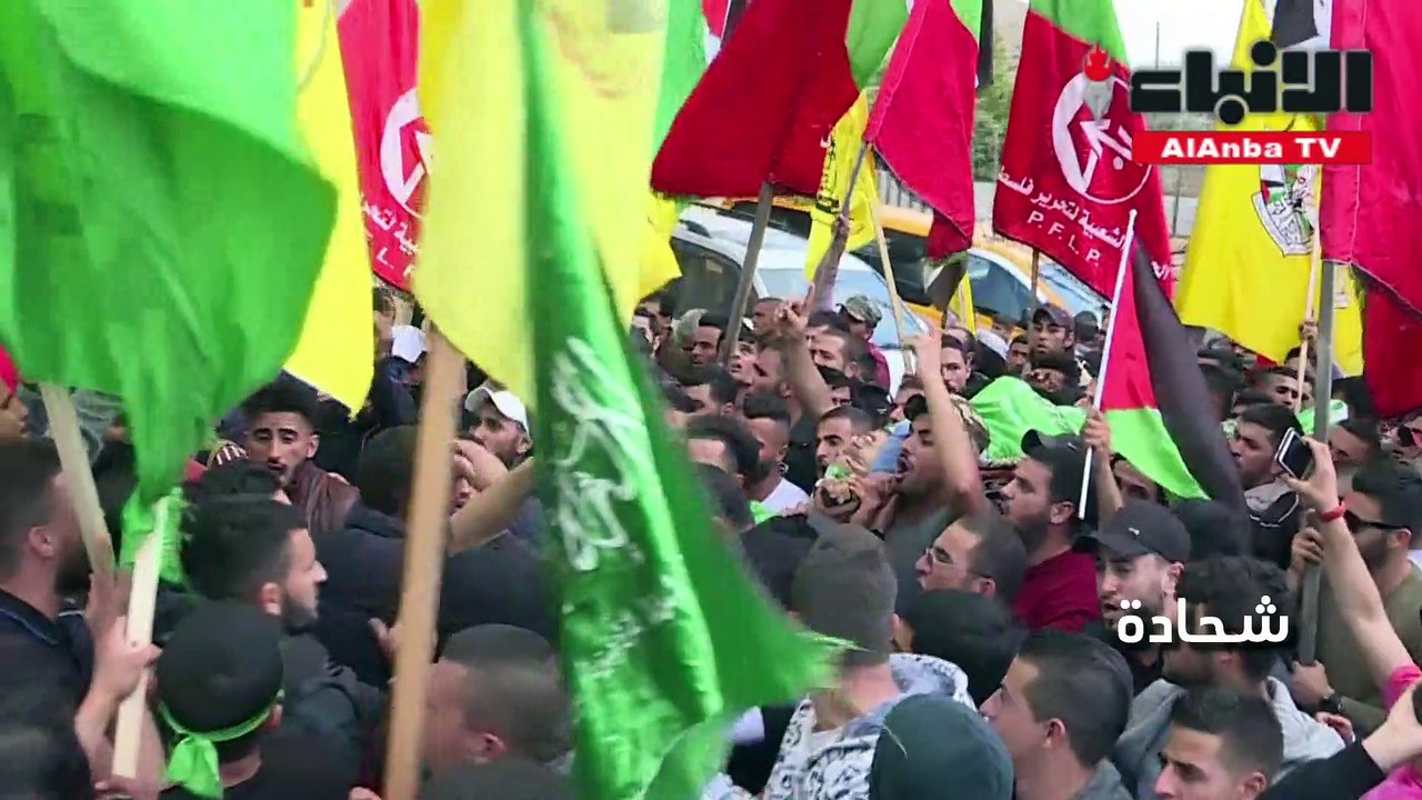 تشييع فلسطيني قتل برصاص جنود اسرائيليين عقب اشت...