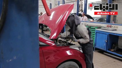 ميكانيكية تصليح سيارات في اليمن تتحدى الحرب والأحكام المسبقة